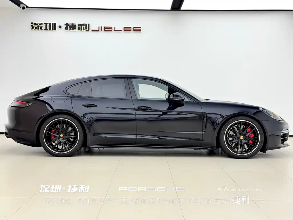 Porsche Panamera 2023