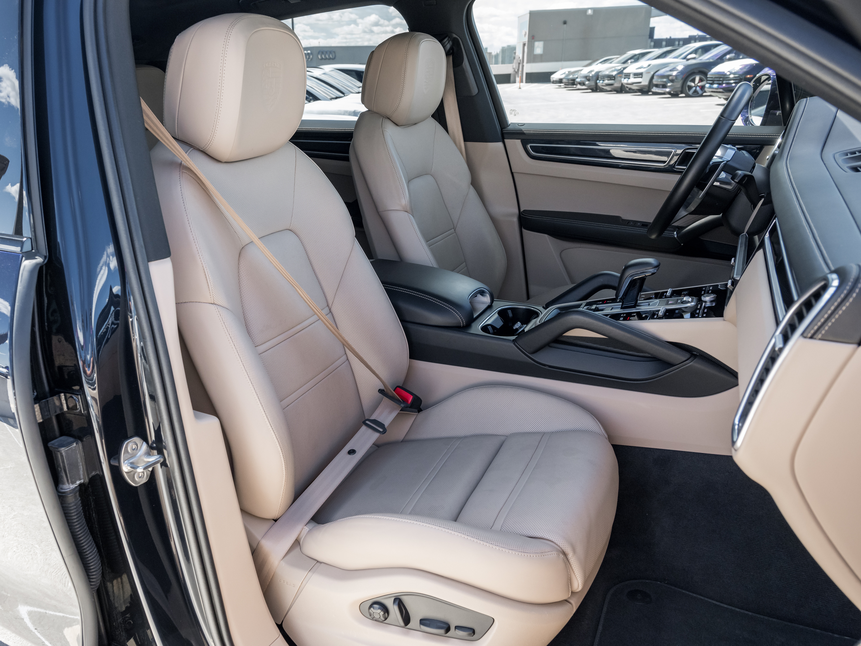 Porsche Cayenne 2023
