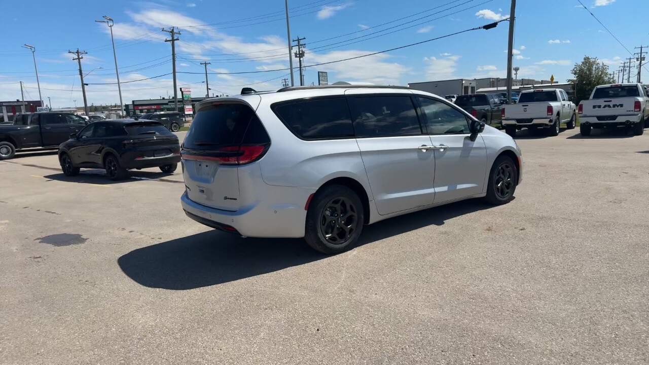 Chrysler Pacifica 2024