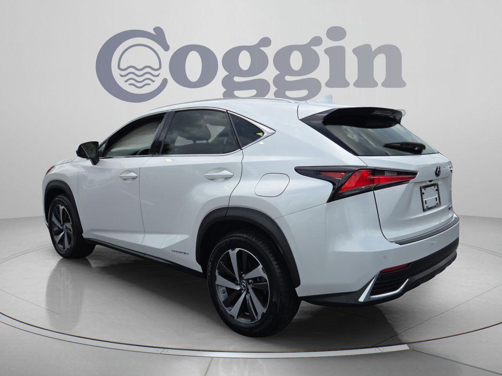 Lexus NX 2021
