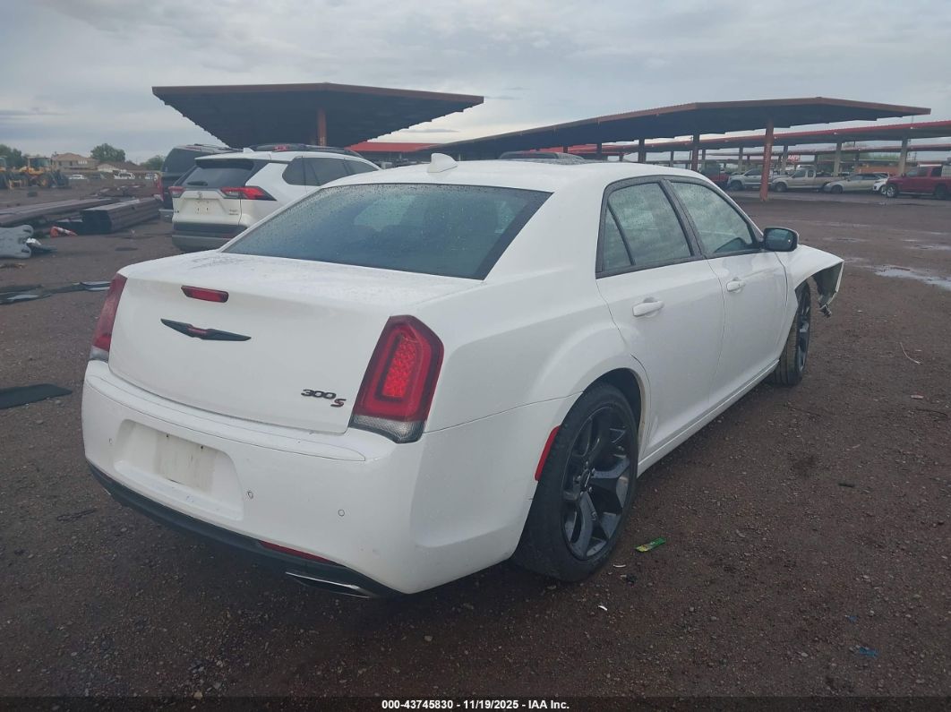 Chrysler 300 2023