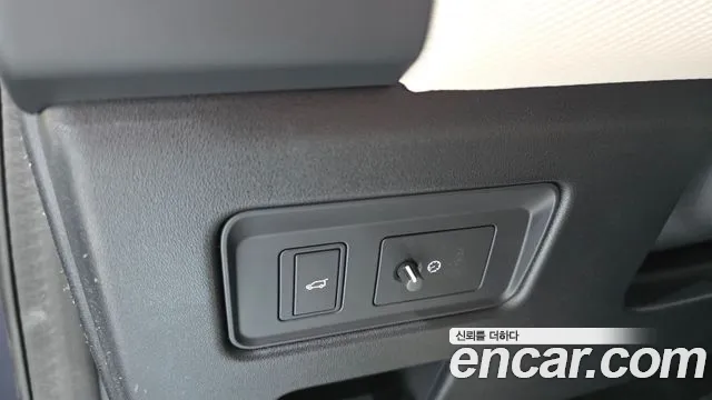 Land Rover Discovery 2025
