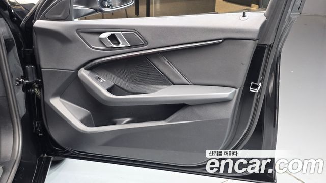 BMW 1 серии 2023