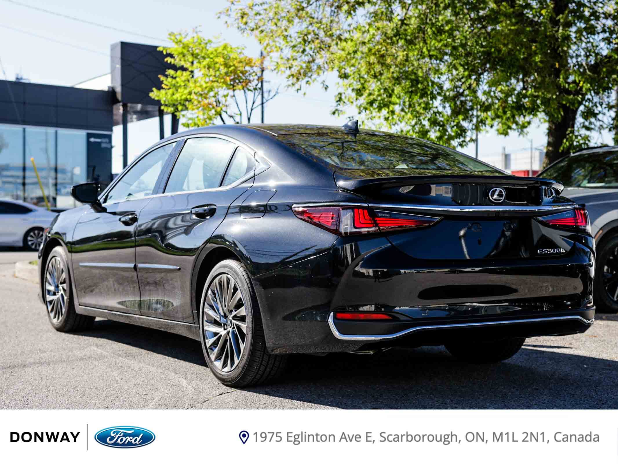 Lexus ES 2025