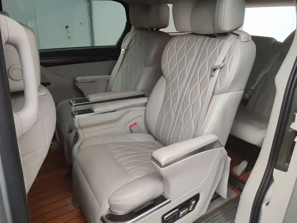 Buick GL8 2025