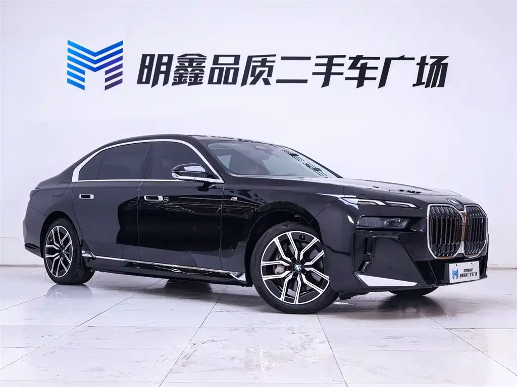 BMW i7 2024
