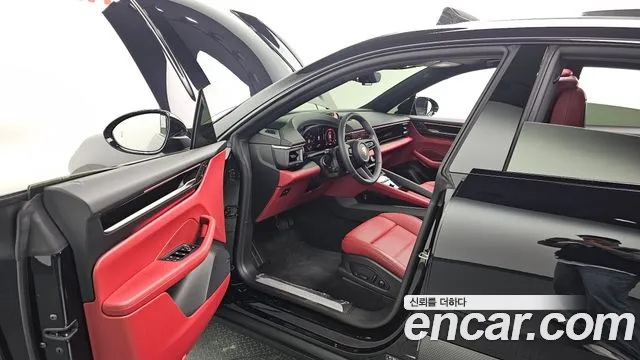 Porsche Macan 2025
