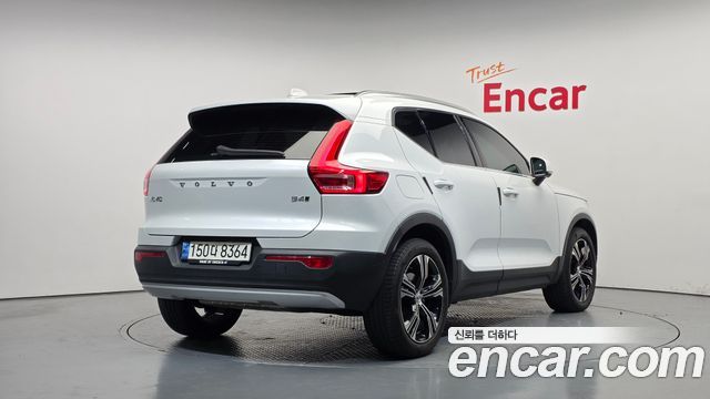 Volvo XC40 2021