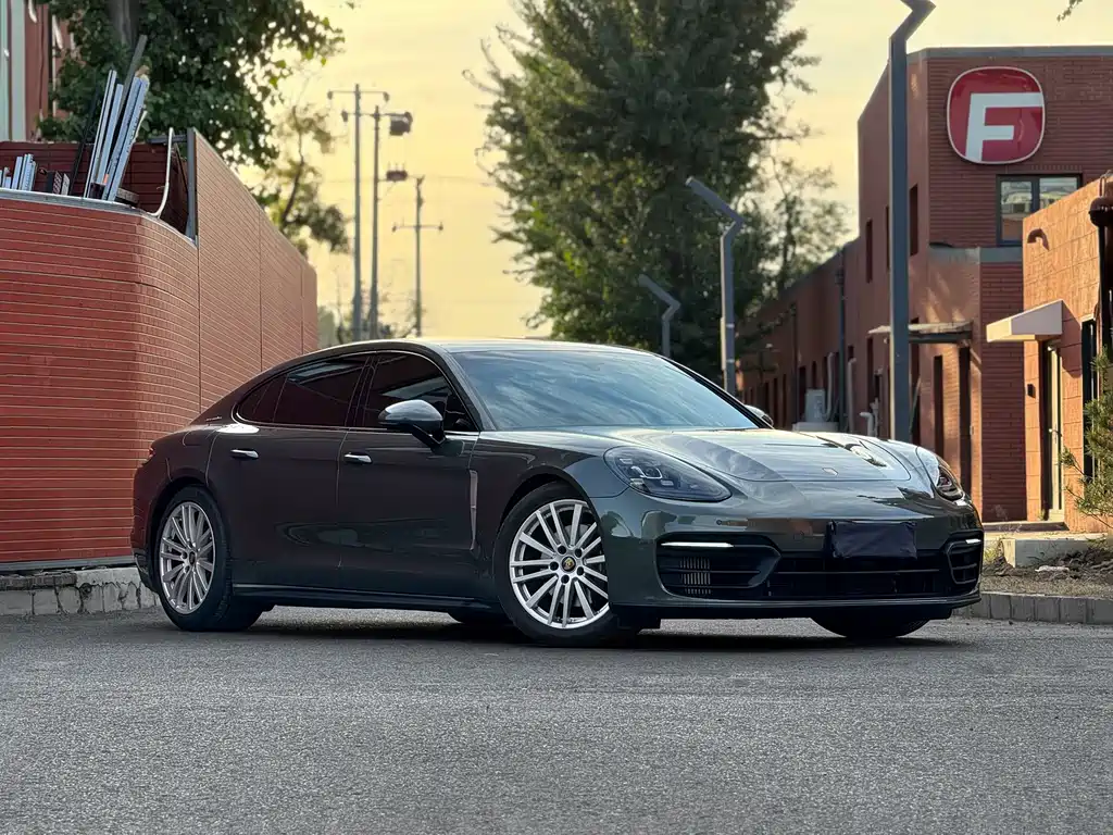 Porsche Panamera 2024