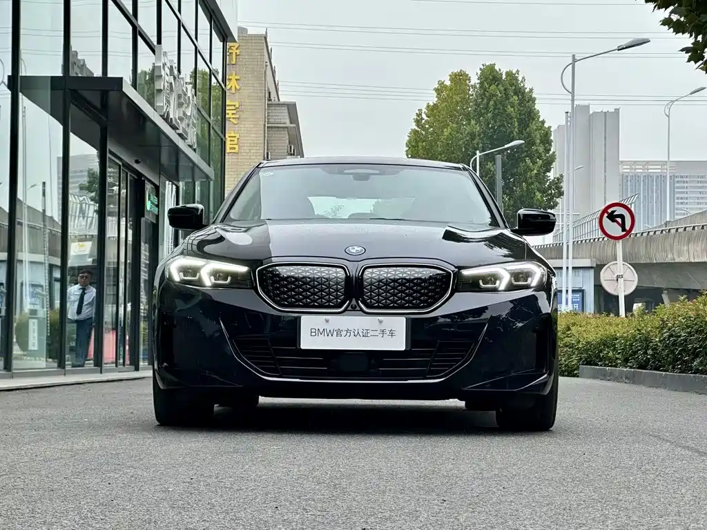 BMW i3 2025