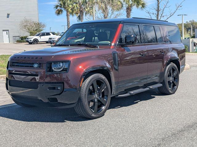 Land Rover Defender 2024