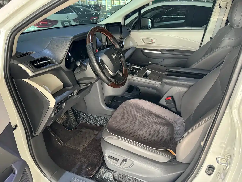 Toyota Sienna 2022