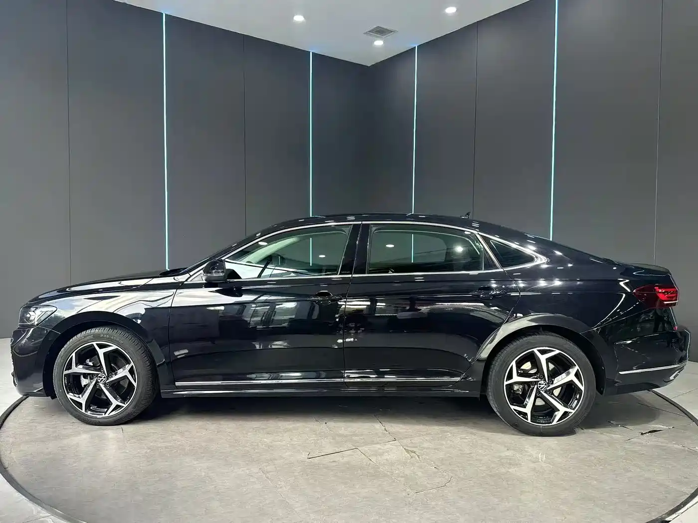 Volkswagen Passat 2023