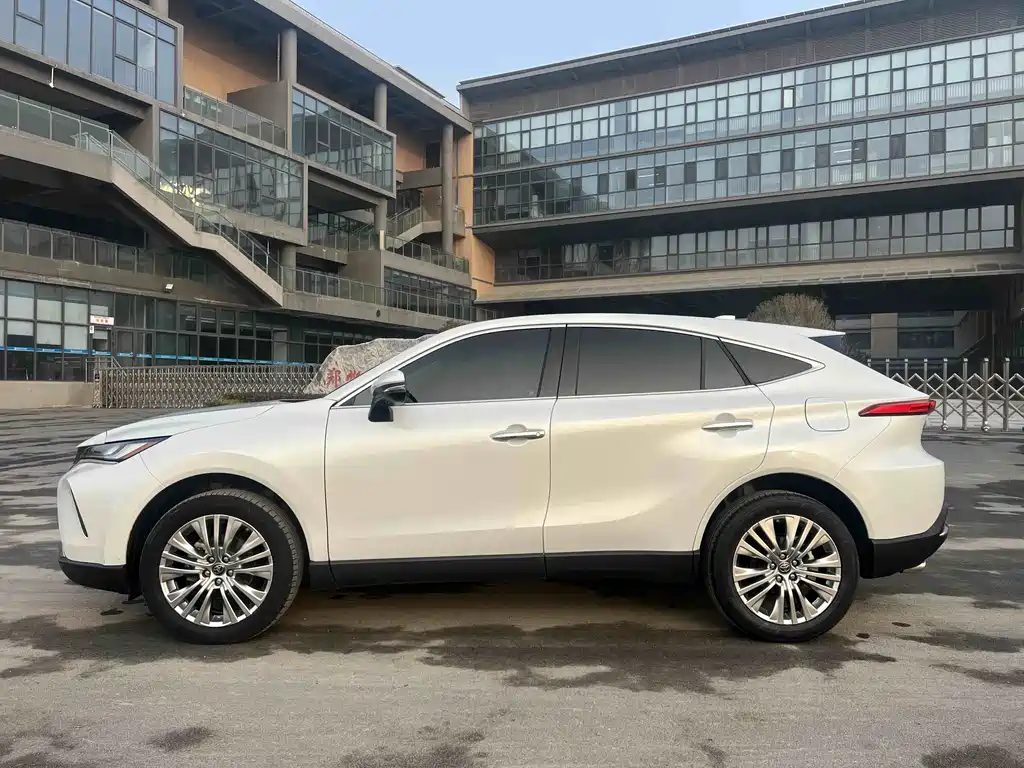 Toyota Harrier 2023