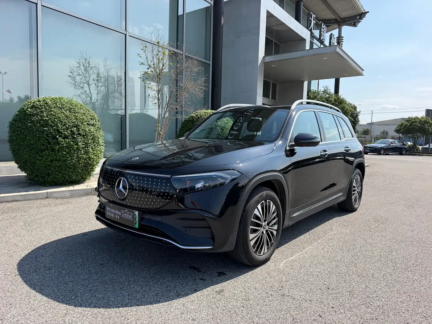 Mercedes-Benz EQB 2025