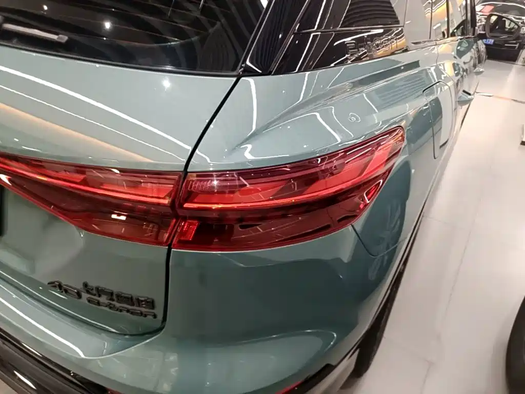 Audi Q5 e-tron 2024