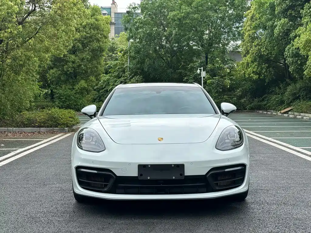 Porsche Panamera 2024