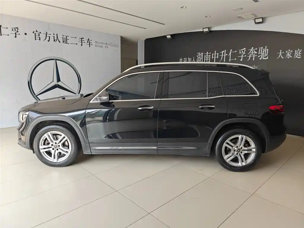 Mercedes-Benz GLB 2023