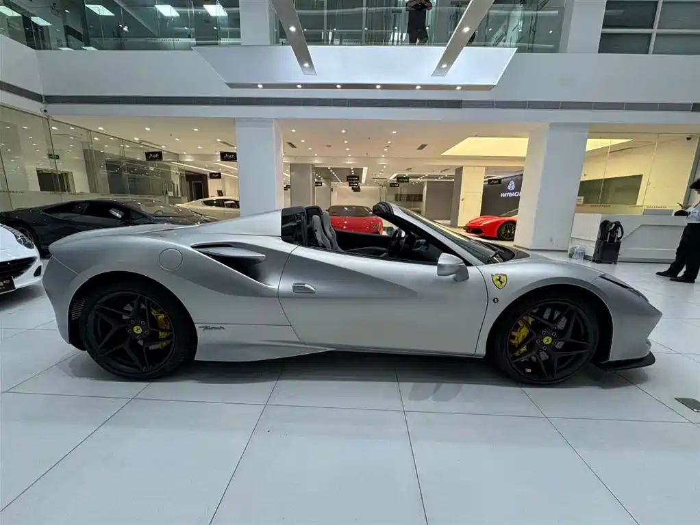 Ferrari F8 2023
