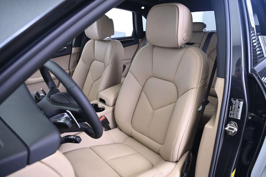 Porsche Macan 2025