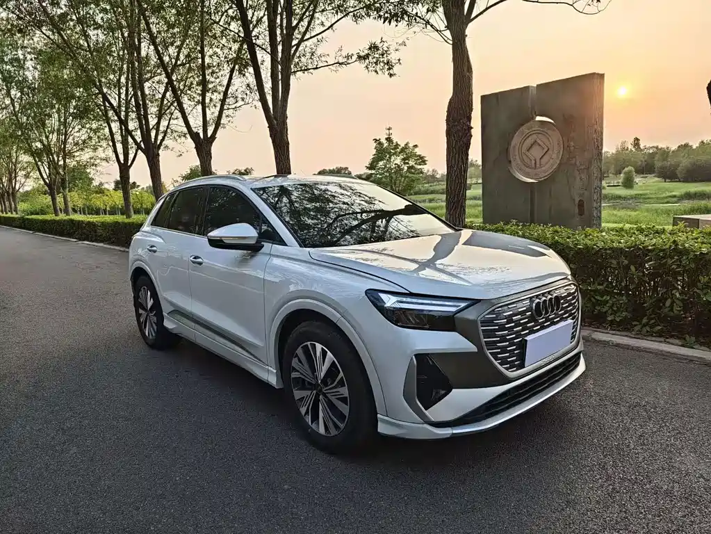 Audi Q4 e-tron 2024