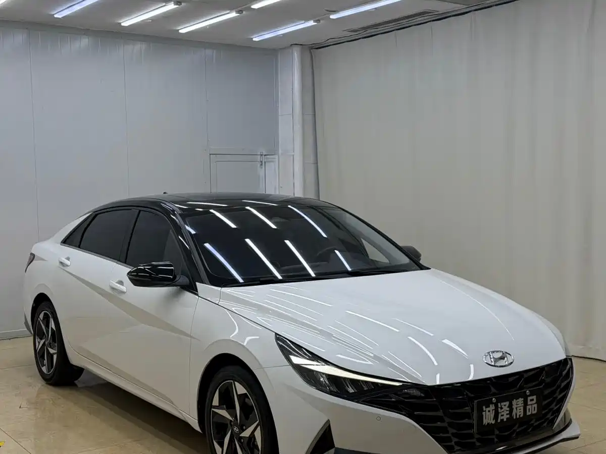 Hyundai Elantra 2023