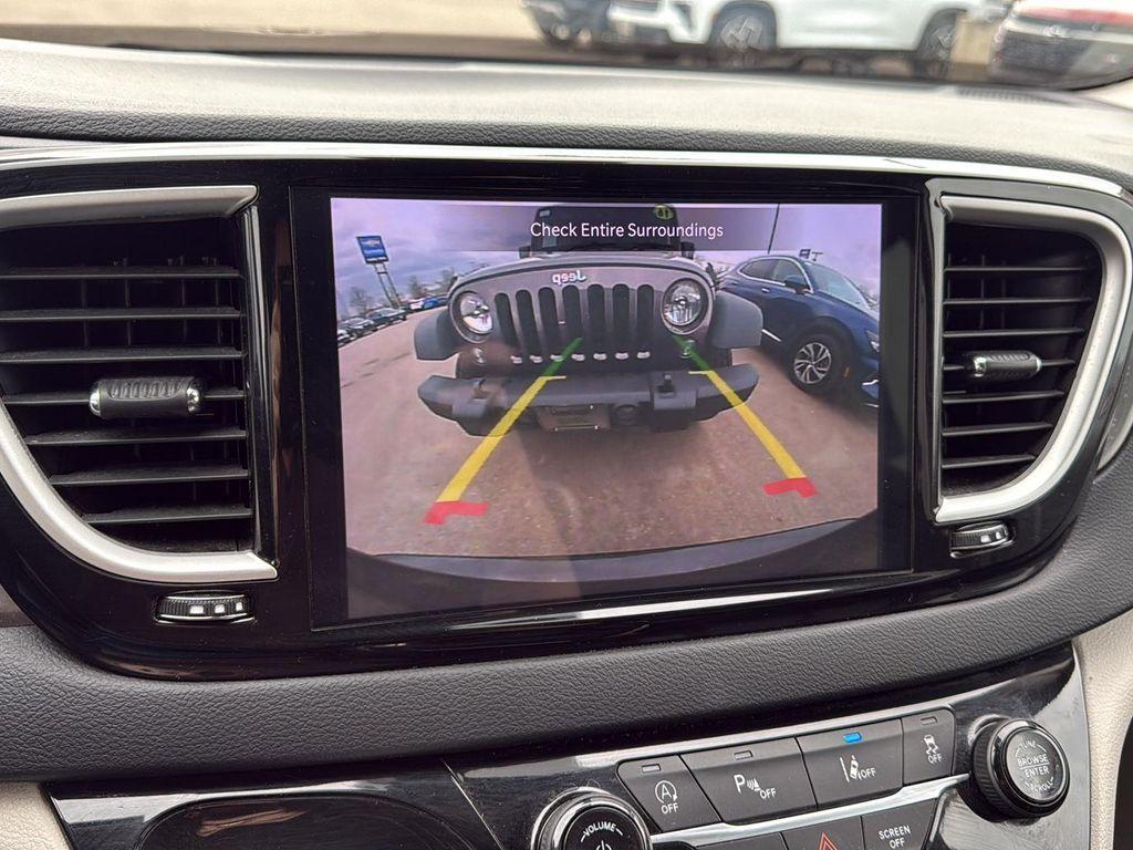 Chrysler Pacifica 2023
