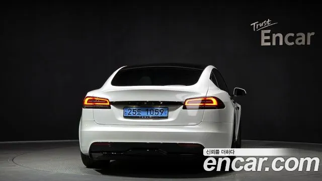 Tesla Model S 2023