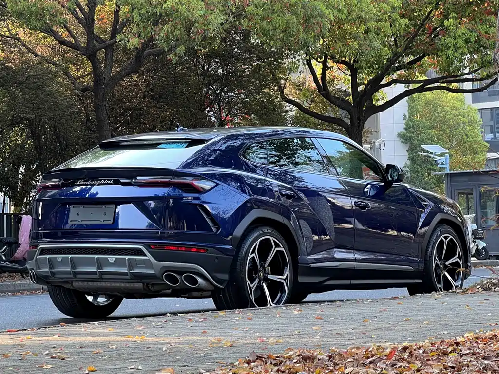 Lamborghini Urus 2021