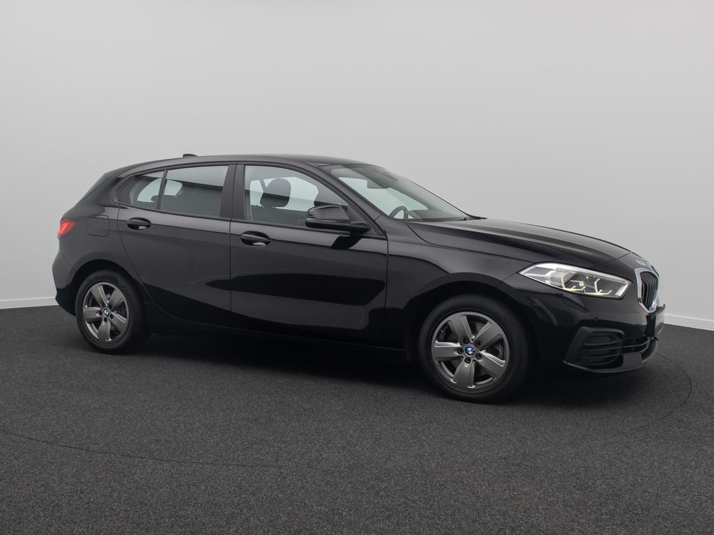 BMW 118 2024
