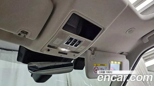 Land Rover Discovery 2021