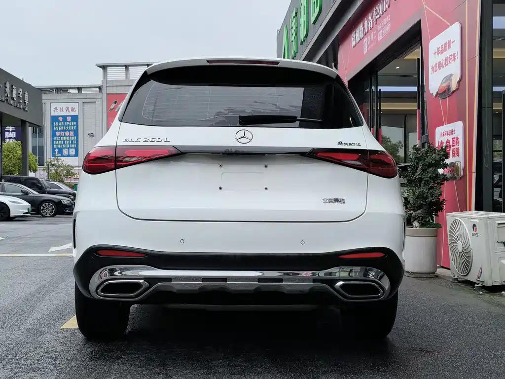 Mercedes-Benz GLC 2023
