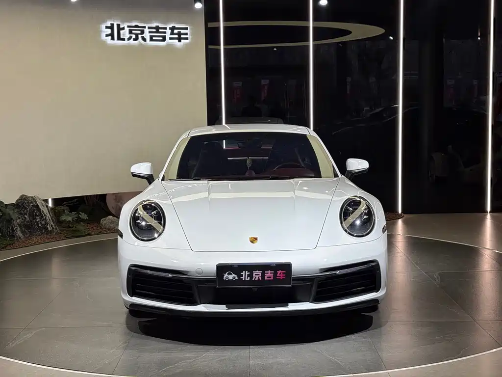 Porsche 911 2023