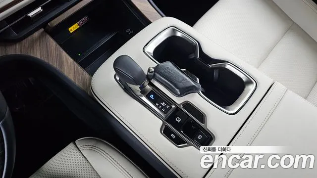 Lexus LM 2025