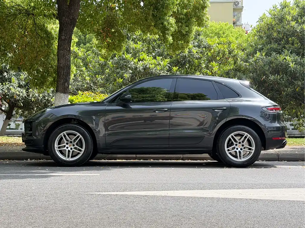 Porsche Macan 2021