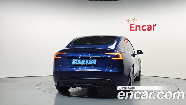Tesla Model 3 2024
