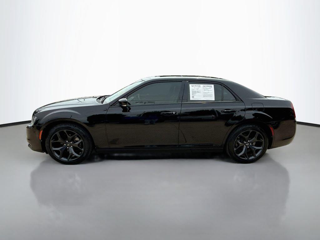 Chrysler 300 2023