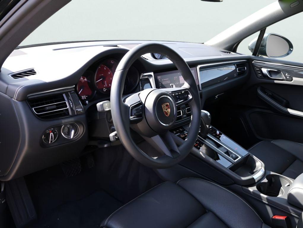 Porsche Macan 2025