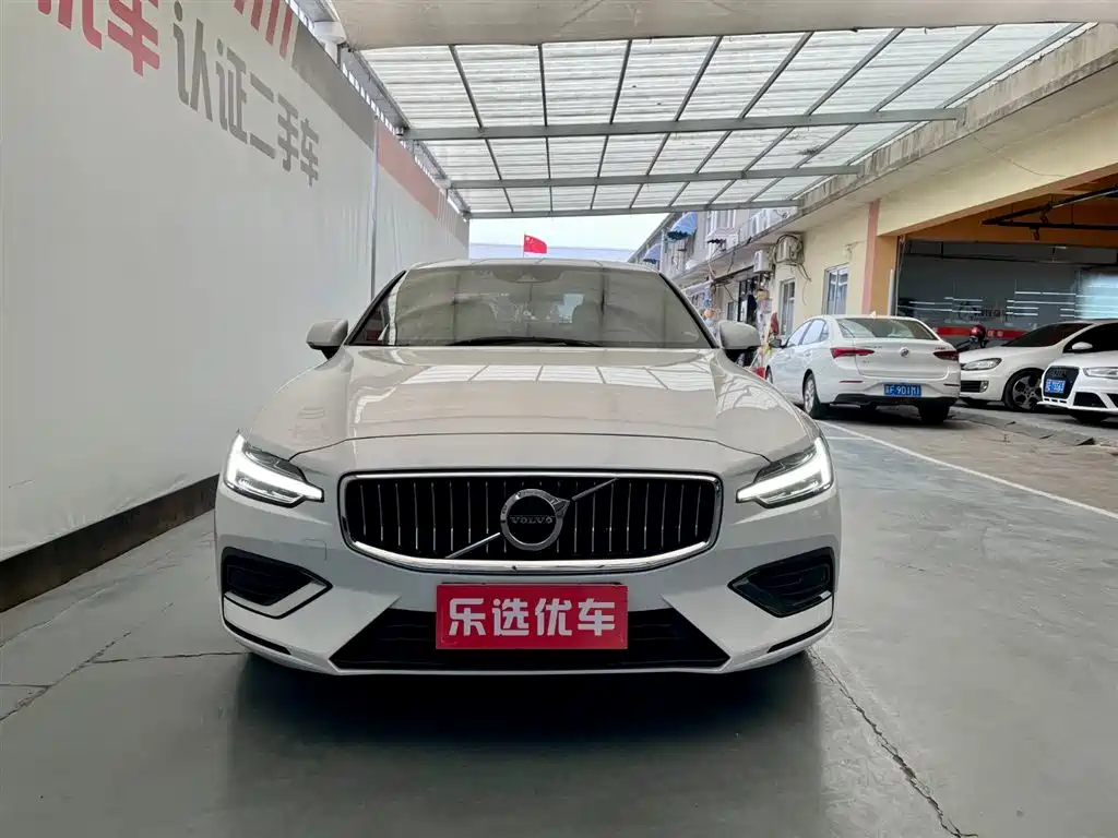 Volvo S60 2022