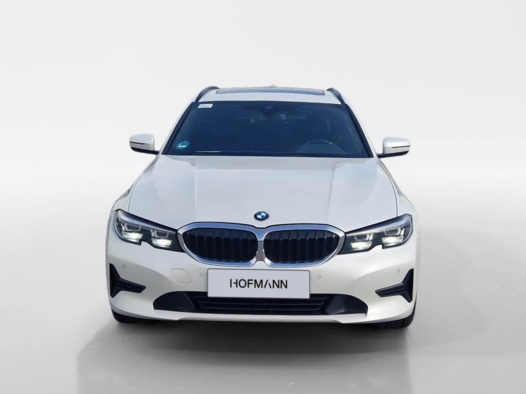 BMW 318 2022