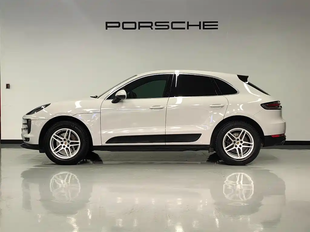 Porsche Macan 2021