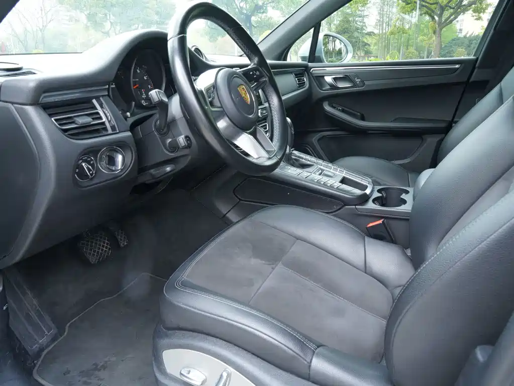 Porsche Macan 2021