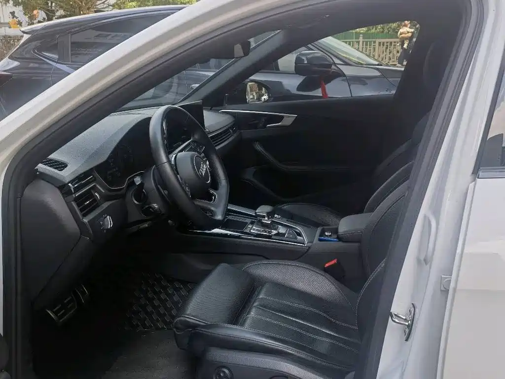 Audi A4 2024