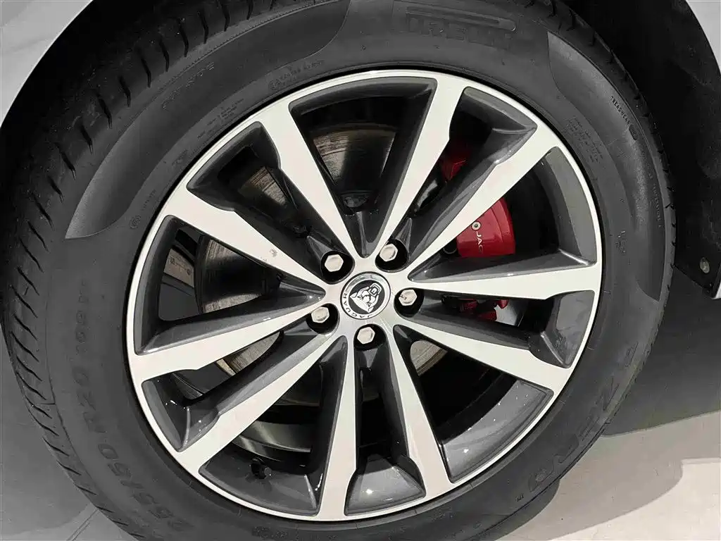 Jaguar F-Pace 2024