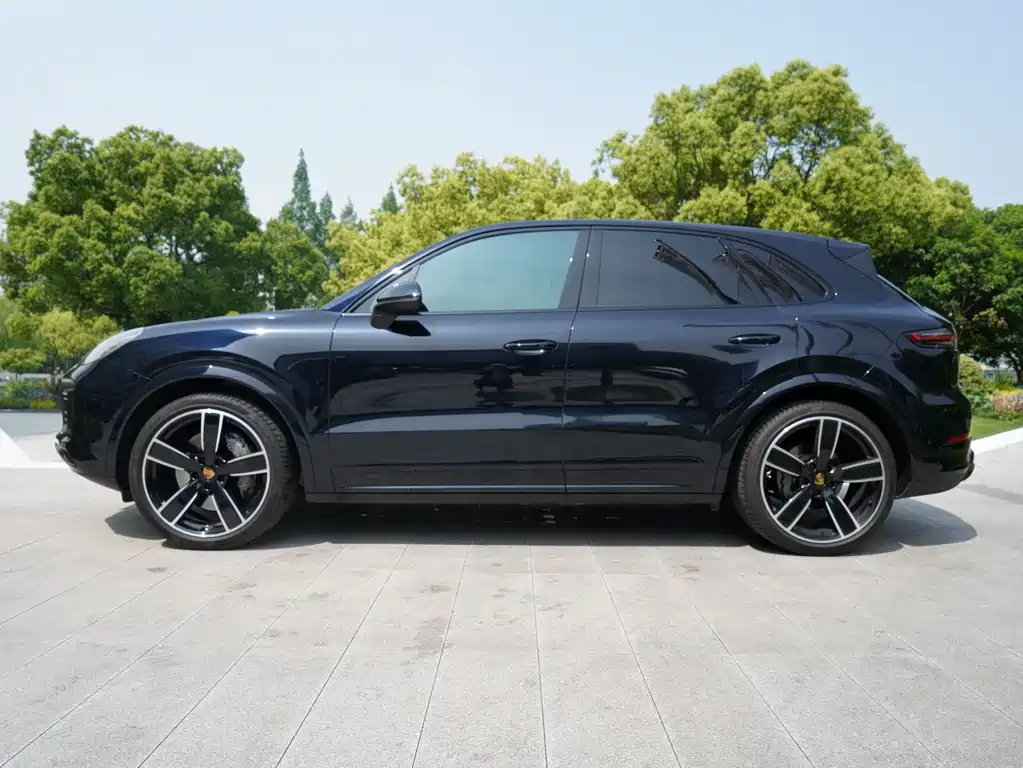 Porsche Cayenne 2021