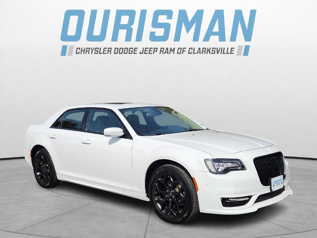Chrysler 300 2023