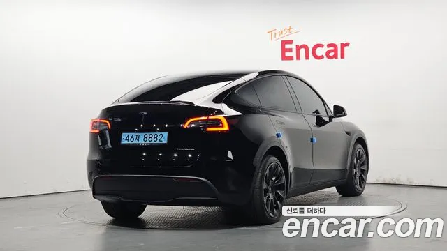 Tesla Model Y 2023