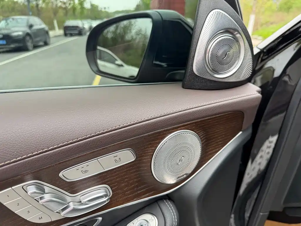 Mercedes-Benz GLC 2023