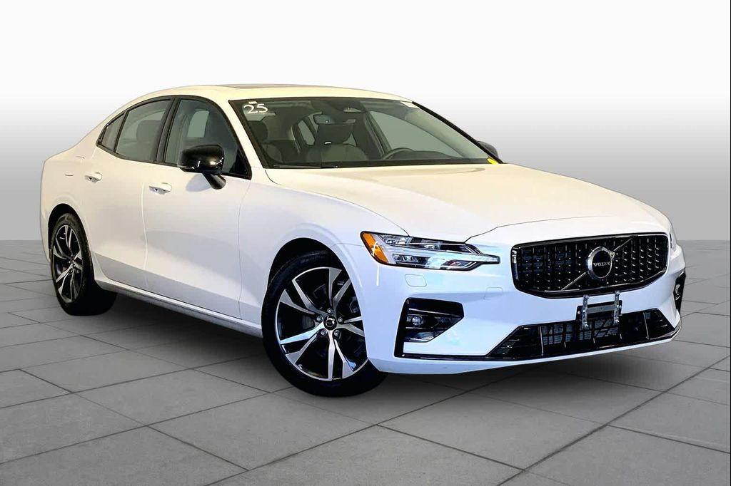 Volvo S60 2025