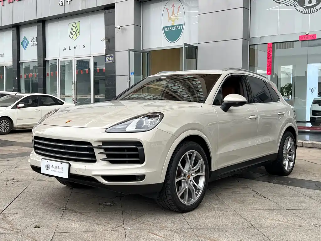 Porsche Cayenne 2021